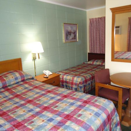 Tower Motel กรีนเบย์ ภายนอก รูปภาพ
